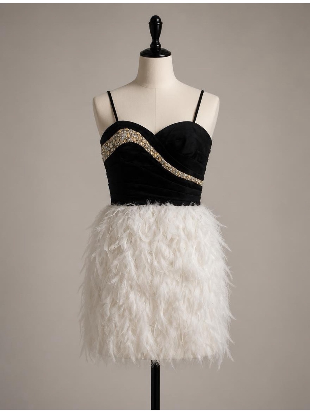 Mac Duggal Black and White Feathered Mini Dress with Beaded Detail Size 6